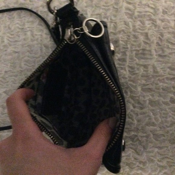 Coach patent black crossbody - "Poppy" Collection - Picture 2 of 2